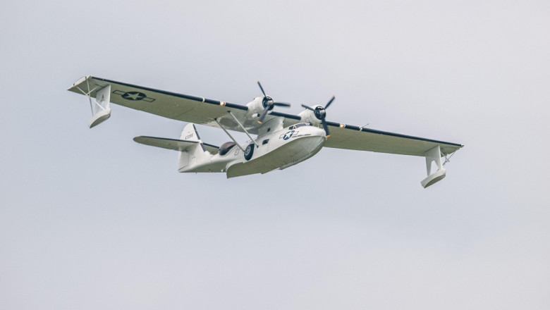 Prima dată când un avion a fost deturnat: Povestea prăbușirii Miss Macao în ocean, în mijlocul unei confruntări între hoți și piloți. 1 prima deturnare a unui avion din istorie cum s a prabusit in mare miss macao in timp ce patru hoti se luptau cu pilotii 687c92d7ce9f9