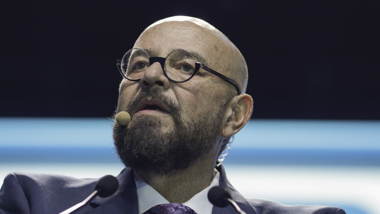 Oficialii DNA descind la reședința lui Piedone. 1 procurorii dna fac perchezitii acasa la piedone 687f272bb7057