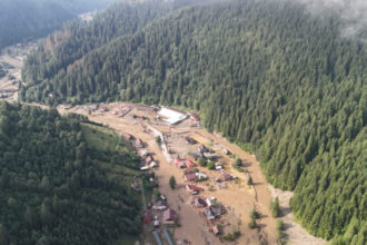 raed arafat comitetul national pentru situatii de urgenta se intruneste pentru a declara starea de alerta in orasul brosteni 68892273e2a75