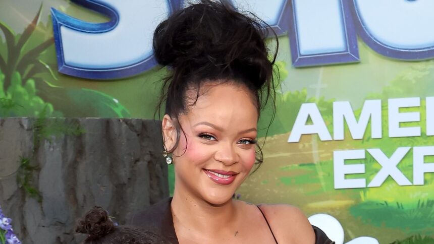 Rihanna dezvăluie cum moartea tatălui său a influențat o decizie importantă în calitate de părinte. 1 rihanna reveals how her fathers death shaped a powerful parenting decision 6875a0b4ab887