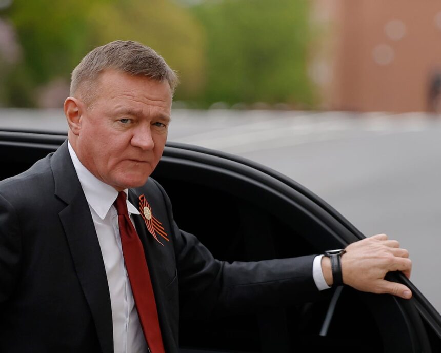 Fostul ministru al transporturilor din Rusia a murit din cauza unei răni prin împușcare, la câteva ore după demitere. 1 russias former transport minister dies from gunshot wound hours after sacking 686bf09a12564