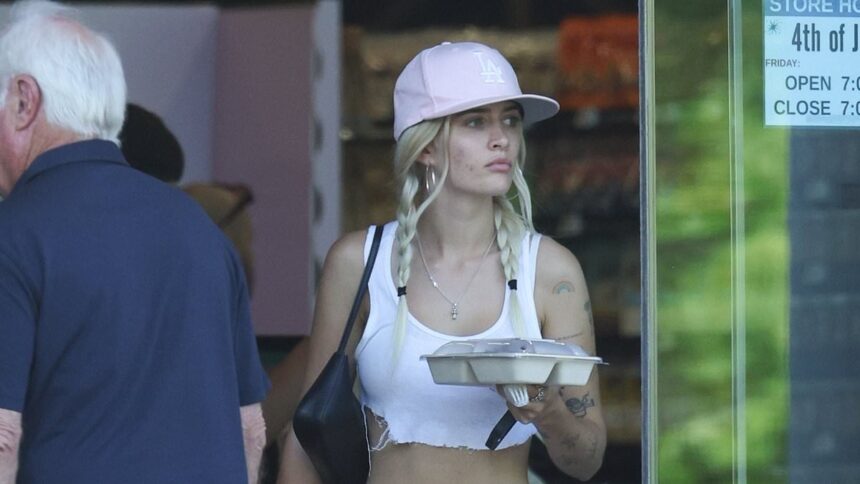 sami sheen flashes toned tummy at lunch after revealing she needs surgery for breast implants making her sick 68699e1169063