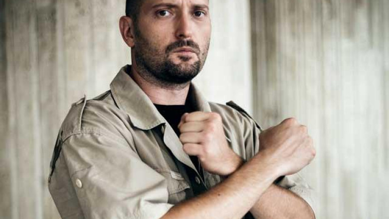 Controversă în fața Catedralei Mântuirii Neamului: rapperul Cheloo, depistat de polițiști cu substanțe interzise 1 scandal in curtea catedralei mantuirii neamului rapperul cheloo prins de politisti si testat pozitiv pentru droguri 6889149a63db9