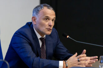 seful hidroelectrica a anuntat ca va dona 20 din salariul sau in vederea sustinerii proiectelor sociale 687518b45c530