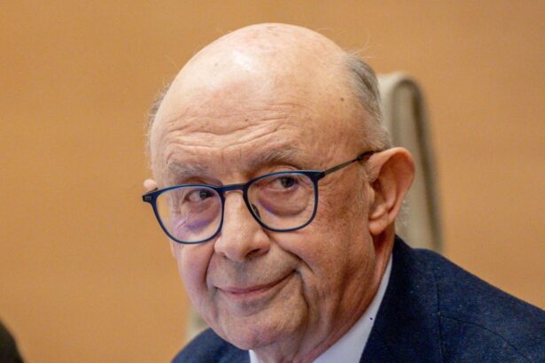 spains peoples party hit by alleged multimillion cash for favours scandal 687a7f33696b2