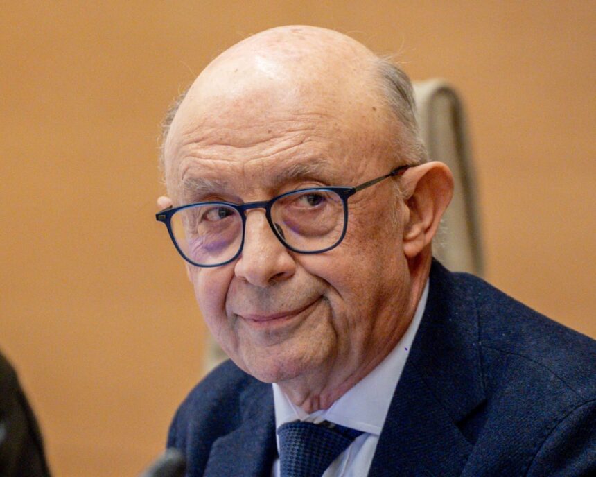 Partidul Popular din Spania, implicat într-un scandal de corupție cu sume fabuloase pentru favoruri. 1 spains peoples party hit by alleged multimillion cash for favours scandal 687a7f33696b2