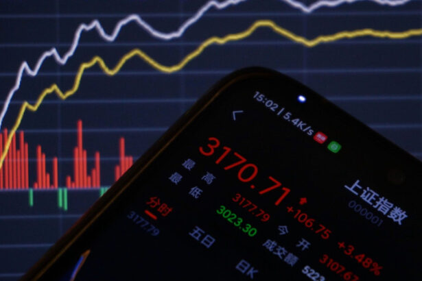 tarifele lui donald trump lovesc puternic in pietele bursiere europene scaderea inregistrata dupa anuntul liderului de la casa alba 6874db09184c7