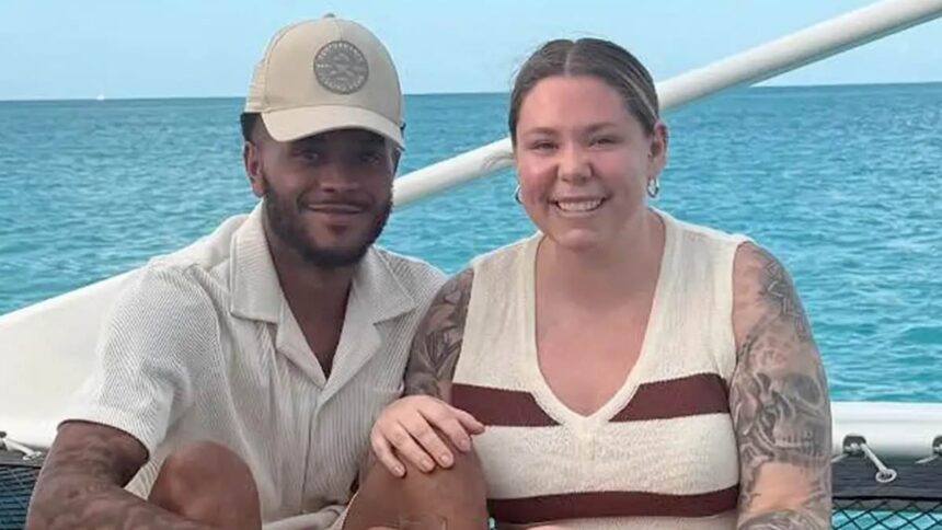 Kailyn Lowry, vedeta din Teen Mom, se desparte de logodnic în urma provocărilor inedite în creșterea celor patru copii alături de tații lor. 1 teen mom star kailyn lowry splits from fiance amid unique challenges co parenting with four baby daddies 686d4b2237916