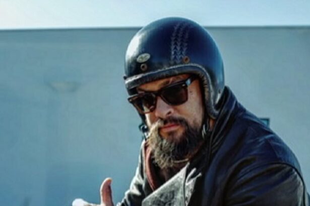 terrifying moment jason momoa races toward horrific car crash to help unconscious man treated at scene 68743c49ebea5