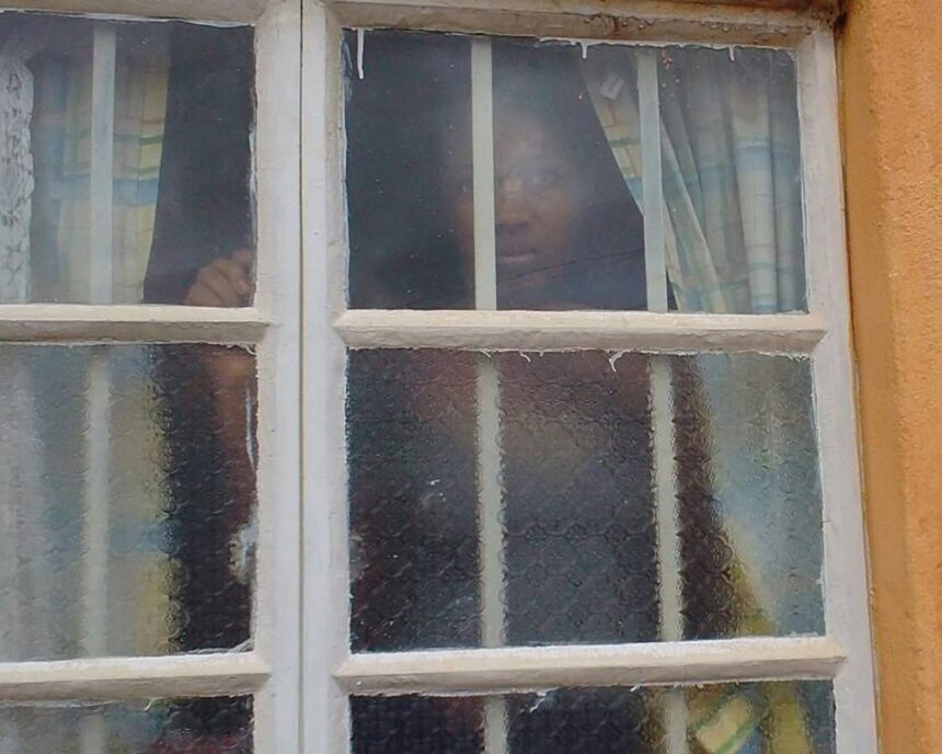 „Decizia îi aparține în întregime”: președintele Sierra Leonei este îndemnat să interzică mutilarea genitală, după ce instanța a declarat-o echivalentă cu tortura 1 the matter is in his hands alone president of sierra leone urged to ban fgm as court rules it tantamount to torture 68899af613288