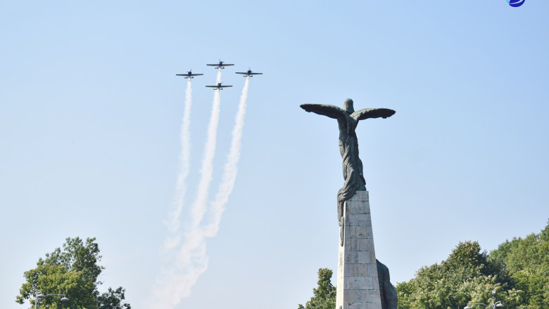 De Ziua Aviației, duminică dimineață, se schimbă traseele a trei linii de autobuz STB, inclusiv cel spre aeroport. 1 trei linii de autobuze stb inclusiv expresul de aeroport vor fi deviate duminica dimineata de ziua aviatiei 687a0ad99a4cd