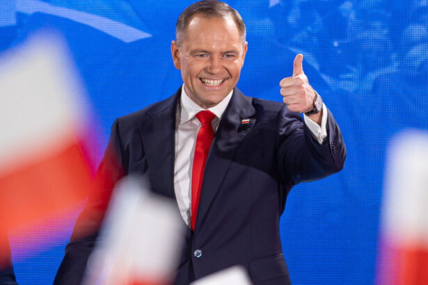 trump il lauda pe presedintele ales al poloniei karol nawrocki si distribuie videoclipuri cu proteste anti migratie 688357cb3d26a