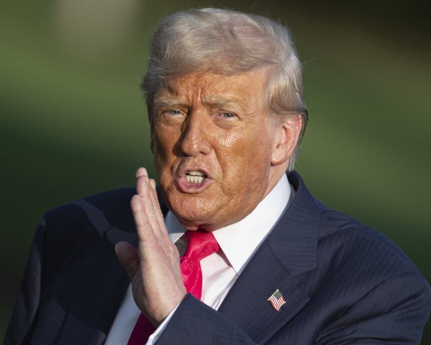 Trump amenință cu impunerea unor taxe pe medicamente și cipuri, începând cu 1 august. 1 trump threatens to impose drug and chip tariffs as soon as 1 august 68777b22c99aa