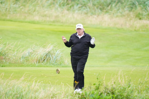 turbinele eoliene in vizorul lui trump pentru ca i strica privelistea de pe terenul de golf din scotia toata treaba e o escrocherie 688724b14d82e