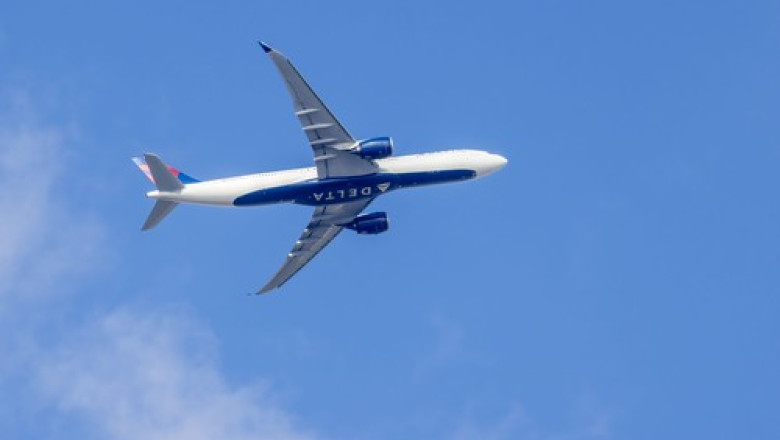 Un avion comercial a realizat o manevră bruscă pentru a evita o întâlnire periculoasă cu un bombardier B-52. Comunicatul pilotului 1 un avion de pasageri a executat o manevra agresiva pentru a evita coliziunea cu un bombardier b 52 mesajul transmis de pilot 687e200086ae6