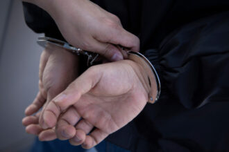 un bunic arestat preventiv dupa ce si a violat nepoata timp de trei ani 6884bdb375f0c