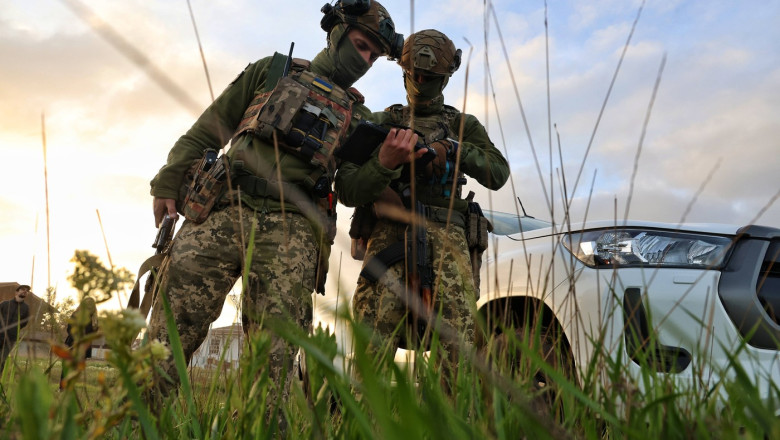 Un soldat ucrainean a deschis focul asupra a doi mentori în plin proces de instruire. 1 un recrut ucrainean a impuscat doi instructori chiar in timpul antrenamentelor 68791fb7ceb61