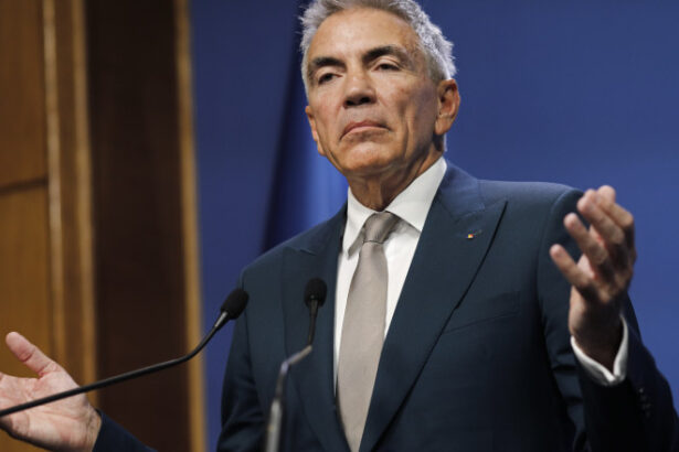 video anastasiu a dezvaluit numele consilierilor din mediul privat care l au deranjat pe grindeanu n au acces la informatii confidentiale 687fc9b02c2f5