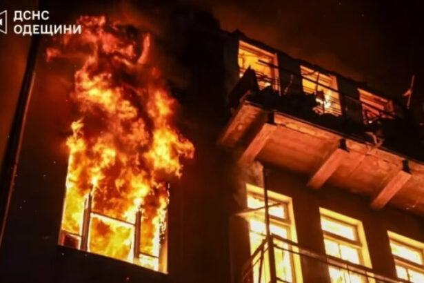 video atac aerian al rusiei asupra orasului port odesa cinci persoane au fost ranite printre care doi copii 6866301b986e3