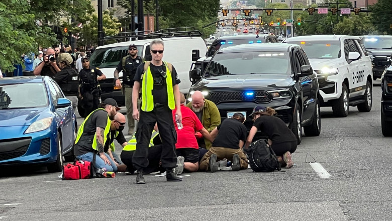 Tragedie într-o biserică din Kentucky: două vieți pierdute și alte două grav rănite în urma unui atac armat. 1 video atac armat intr o biserica din kentucky doua persoane au fost ucise iar alte doua ranite grav 6874b728a6bef