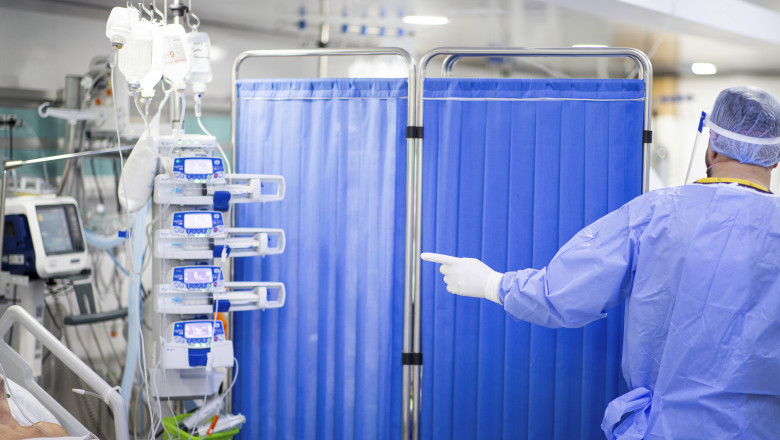 Ce amenințări se ascund pentru medicii implicați în „internările fictive”? Noutățile pentru managerii de spitale, dezvăluite de Alexandru Rogobete. 1 video ce risca medicii implicati in fenomenul internarilor fictive schimbarile pentru managerii de spitale anuntate de alexandru rogobete 687e8206516e2