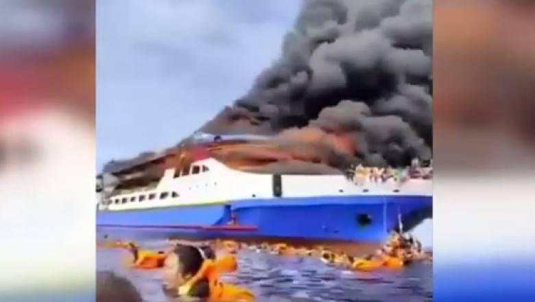 Incendiu devastator pe un feribot din Indonezia: 280 de pasageri în pericol, cu trei victime confirmate. 1 video clipe de groaza in indonezia un feribot cu 280 de oameni la bord a luat foc cel putin trei persoane au murit 687d18df82661