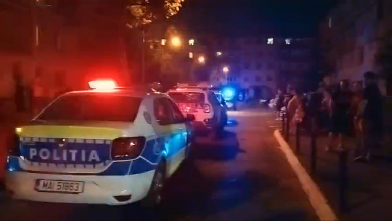Conflict mortal într-un bloc din Brașov: un bărbat și-a atacat vecinul cu cuțitul din motive personale. Autorul faptei a fost prins. 1 video crima violenta intr un bloc din brasov un barbat si a injunghiat vecinul pentru ca nu il suporta suspectul a fost retinut 6867bf7748248