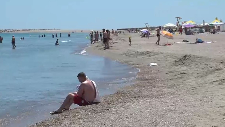 video fenomen rar pe litoral apa marii s a racit brusc spre dezamagirea turistilor e ca in paraiasele de munte rece si dureroasa 6873e0fe87f5b