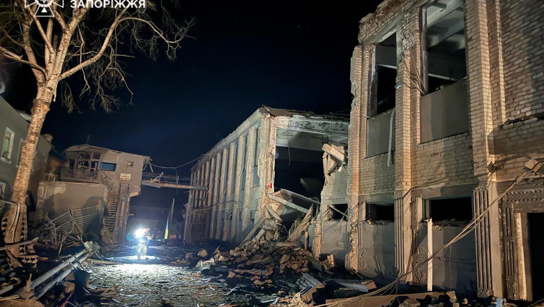 Atacul devastator asupra închisorii de la Bilenke, Zaporojie: 16 vieți pierdute și 94 de răniți în ruinele unei tragedii 1 video inchisoarea de la bilenke zaporojie dupa atacul rusesc de azi noapte 16 morti 94 de raniti totul e distrus 6888b44a6f4ea