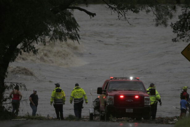 video inundatii in texas cel putin 24 de morti zeci de fete dintr o tabara de copii sunt date disparute 6868b38d2691c