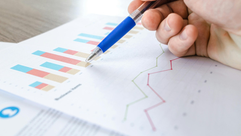 Ministrul Dezvoltării a redus salariile conducătorilor din companiile și instituțiile aflate sub autoritate, diminuând totodată numărul membrilor din consiliile de administrație. 1 video ministrul dezvoltarii a taiat din salariile sefilor din companiile si institutiile din subordine numarul membrilor in ca uri redus 6876697451023