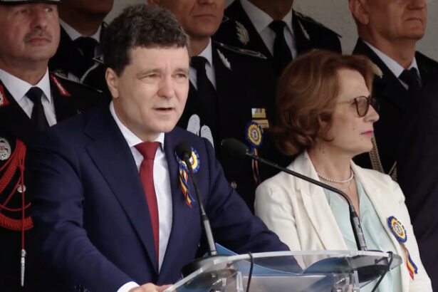 video nicusor dan catre absolventii de la academia de politie increderea romanilor in stat vine din increderea in interfata lui 6889c759b8abd