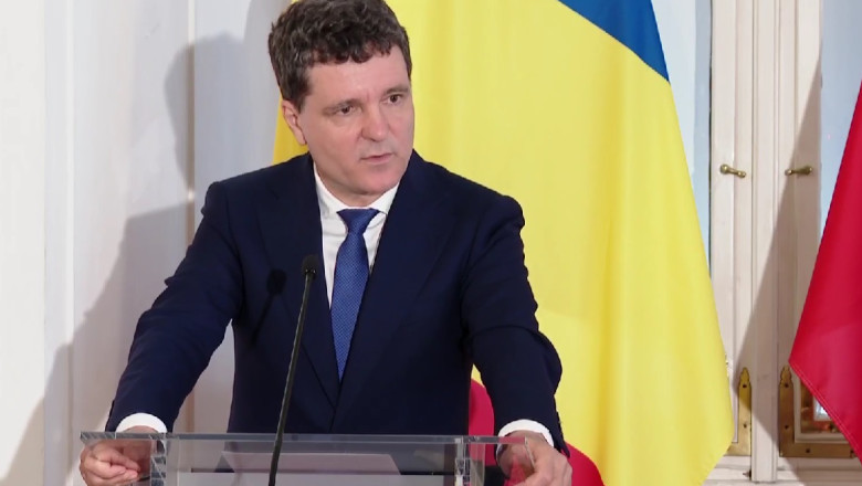 Nicușor Dan discută despre influența Rusiei în alegerile din mai: o rețea de site-uri a captat atenția publicului 1 video nicusor dan vorbeste despre implicarea rusiei in alegerile din mai s a construit o retea cu site uri care au atras oameni 6883c75891d6a