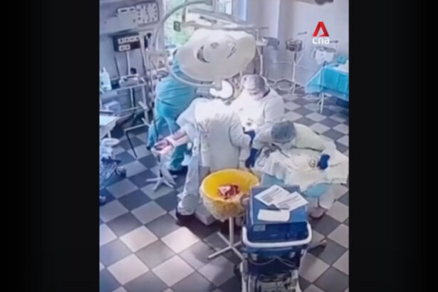 video o echipa de chirurgi rusi a continuat sa opereze un pacient in timpul cutremurului cu magnitudinea 88 din kamceatka 688a330770316