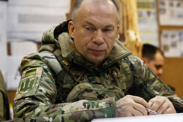 video oleksandr sirski a mers in inspectie in regiunea harkov amenintata de noi atacuri nu ignor nicio parte a liniei frontului 68694c621669a