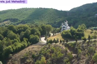 video podul lui dumnezeu si aurul ascuns al stramosilor un loc din romania atrage tot mai multi turisti 687c947caedb1