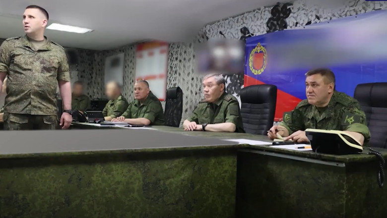 Decizia surprinzătoare a lui Putin: Generalul Gherasimov, pe front! Ce planuri ascunse are liderul de la Kremlin? 1 video putin l a trimis pe front pe seful armatei generalul gherasimov ce urmareste liderul de la kremlin 6874ee01221df