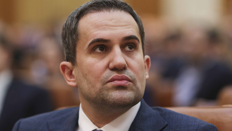 Reacția ministrului Transporturilor la implicarea sa într-un scandal de corupție 1 video reactia ministrului transporturilor dupa ce numele sau a aparut intr un dosar de dare de mita 688a5e9cb0842