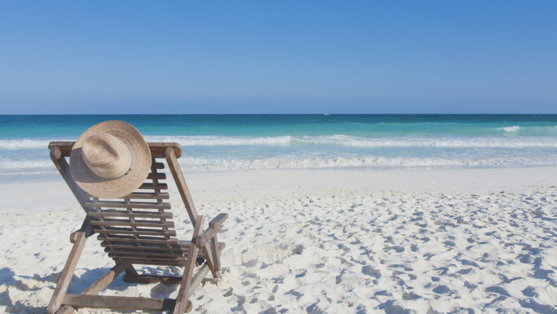 „Românii își reduc escapadele de vară: stațiunile de la mare, pustii în timpul săptămânii. Strategiile hotelierilor pentru a atrage turiști.” 1 video romanii au taiat din vacanta bate vantul in statiunile de la mare in timpul saptamanii cum incearca hotelierii sa atraga turistii 6878af721ac7f