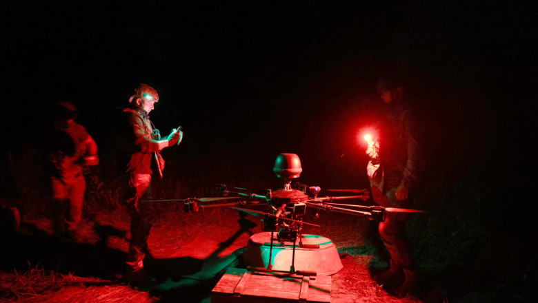 Un soldat ucrainean dezvăluie utilizarea dronelor Vampire în misiunile de la graniță 1 video un militar ucrainean face o demonstratie despre cum sunt folosite dronele vampire in zonele de frontiera 688710c237b88