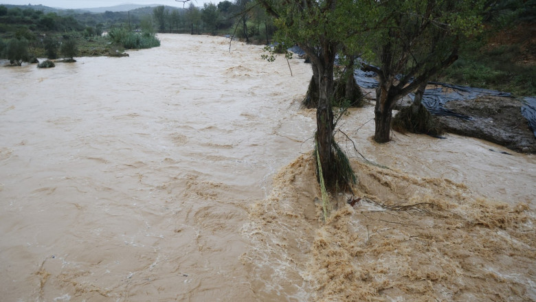 Furtuni devastatoare în Spania: alertă cod roșu și portocaliu, zone afectate de inundații severe 1 video vreme extrema in spania cod rosu si portocaliu de furtuni mai multe zone se confrunta cu inundatii puternice 688397ff4997a