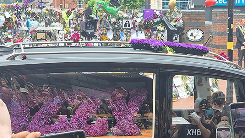 Ultimul omagiu adus legendarului star rock Ozzy Osbourne, cortegiul funerar traversând străzile din Birmingham 1 videofoto legendarul star rock ozzy osbourne condus pe ultimul drum cortegiul funerar a strabatut strazile din birmingham 688a31dbbb2c9
