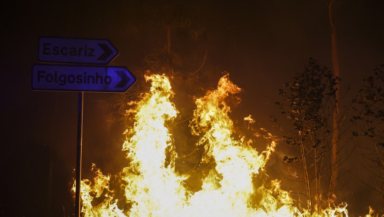 Portugalia, sub amenințarea a 17 incendii devastatoare: pompierii și cetățenii, în stare de alertă 1 videofoto portugalia in stare de alerta din cauza celor 17 incendii de padure majore care afecteaza tara mai multi raniti inclusiv pompieri 6889b29423c14
