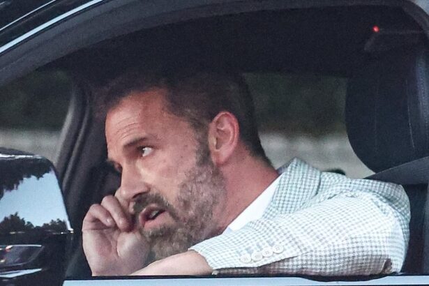 weary ben affleck shows strain of househunting amid search for pad near ex jennifer garner 68640ee5bce4c
