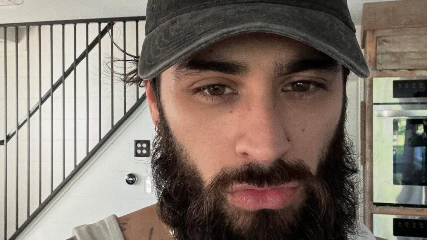 Zayn Malik dezvăluie adevărul șocant despre discriminarea rasială în perioada One Direction. 1 zayn malik drops bombshell about facing racism during one direction days 686ad63625e3d