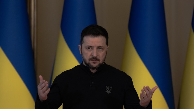 Zelenski își conturează strategia: cele trei priorități esențiale în negocierile cu Rusia și apelul său către diplomații ucraineni. 1 zelenski a anuntat trei prioritati pentru urmatoarea runda de negocieri cu rusia indemnul presedintelui pentru diplomatii ucraineni 687e6536415ea