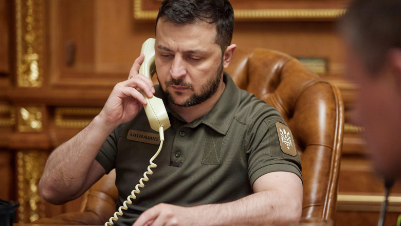 Zelenski și Macron au discutat timp de o oră despre livrările de rachete, drone și instruirea piloților ucraineni pentru avioanele Mirage. 1 zelenski a vorbit o ora la telefon cu macron tema livrari de rachete drone si pregatirea pilotilor ucraineni pe avioane mirage 687a961bd18b2