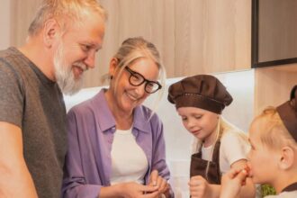 8 traits of grandparents who are deeply loved by their grandchildren 68a884b612051