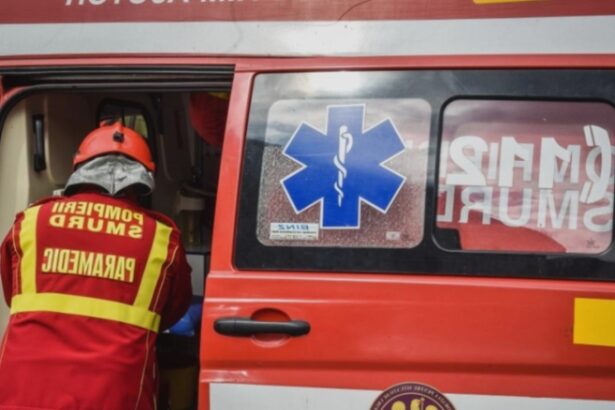 accident cu echipajul de salvare autospeciala smurd impact cu un moped pe dj 248 68b2e678c7c4d