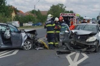 accident grav in judetul timis trei femei au ajuns la spital dupa ce patru masini s au ciocnit violent 68a877424f08a